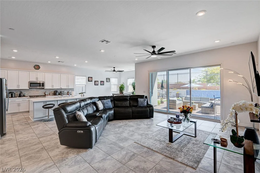33 Reverie Heights, Henderson, NV 89011