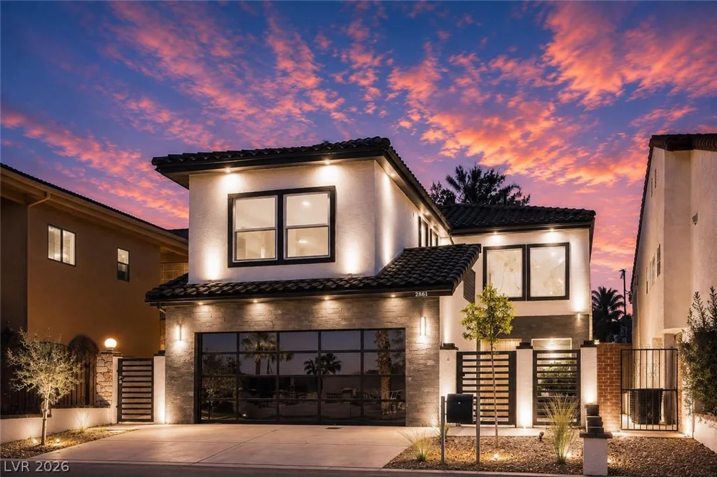 2861 Queens Courtyard, Las Vegas, NV 89109