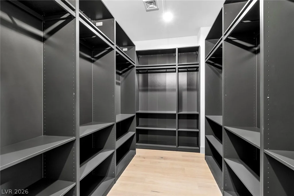 2861 Queens Courtyard, Las Vegas, NV 89109