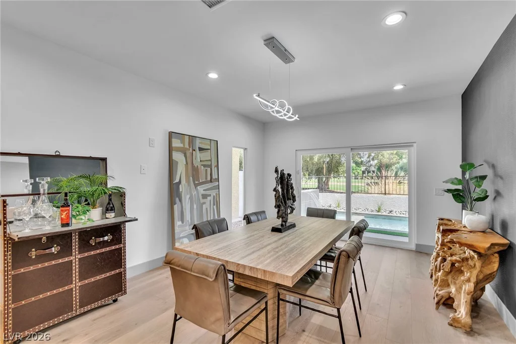2861 Queens Courtyard, Las Vegas, NV 89109