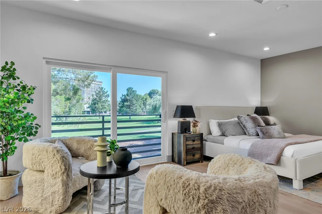 2861 Queens Courtyard, Las Vegas, NV 89109