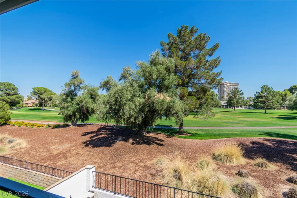 2861 Queens Courtyard, Las Vegas, NV 89109