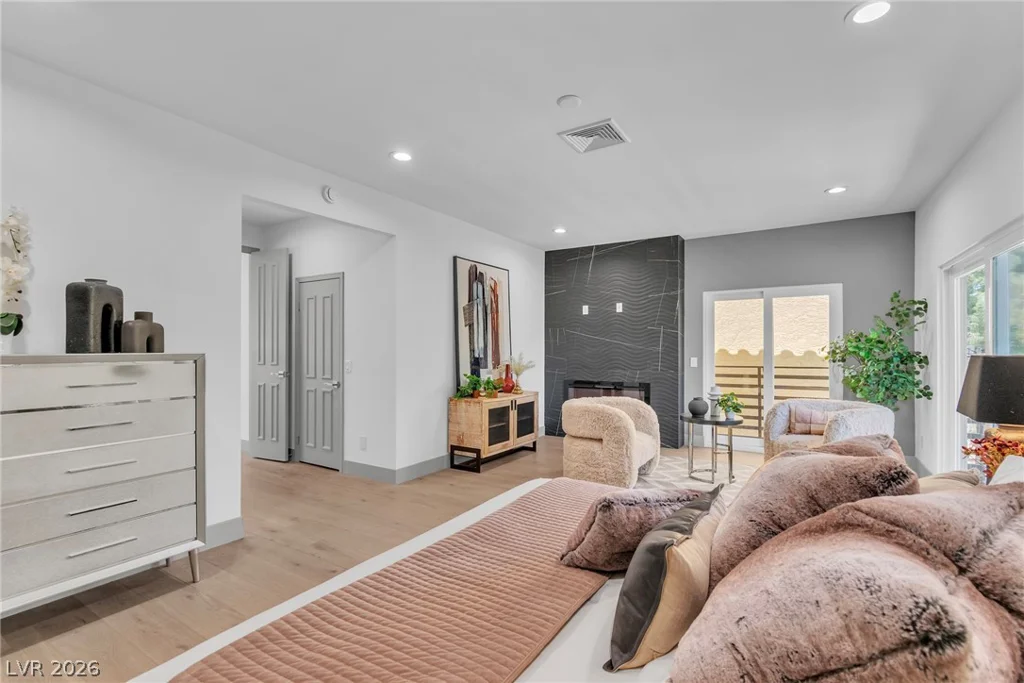 2861 Queens Courtyard, Las Vegas, NV 89109
