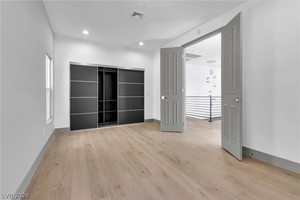2861 Queens Courtyard, Las Vegas, NV 89109