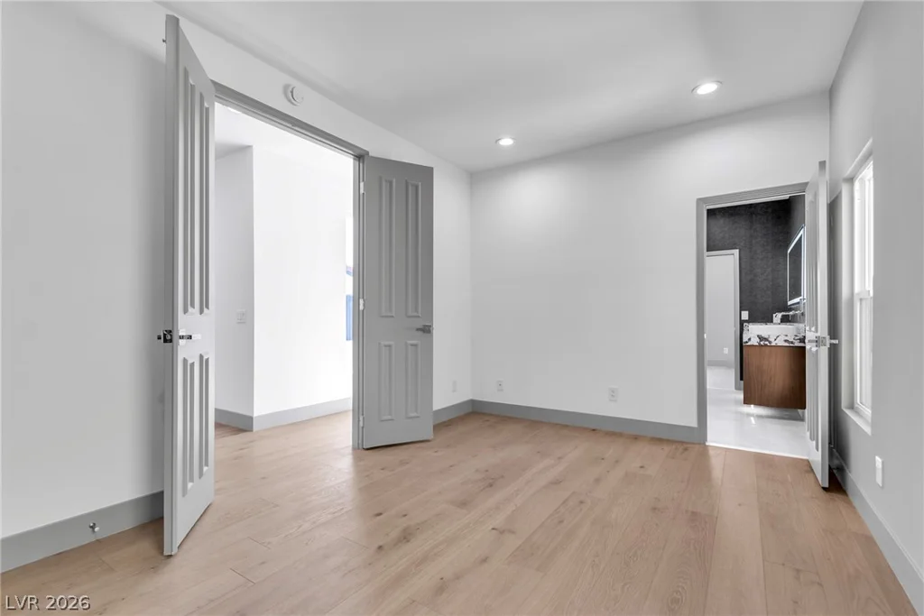 2861 Queens Courtyard, Las Vegas, NV 89109