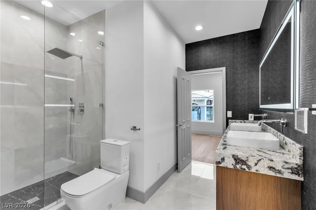 2861 Queens Courtyard, Las Vegas, NV 89109