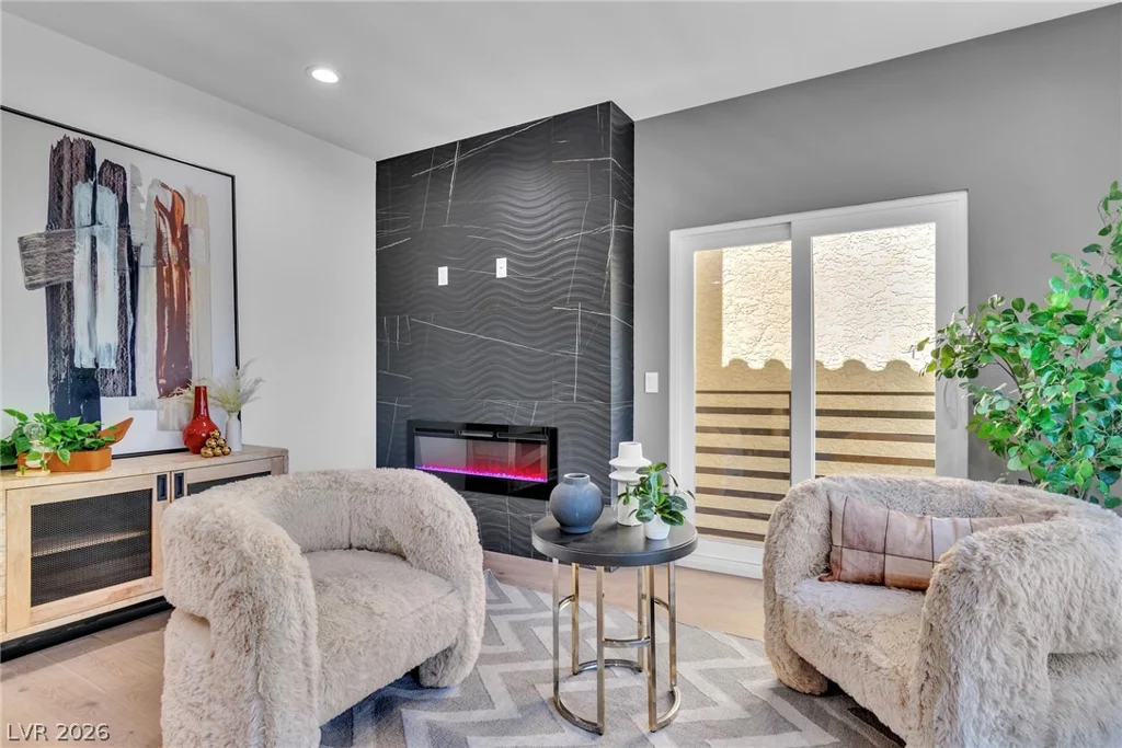 2861 Queens Courtyard, Las Vegas, NV 89109