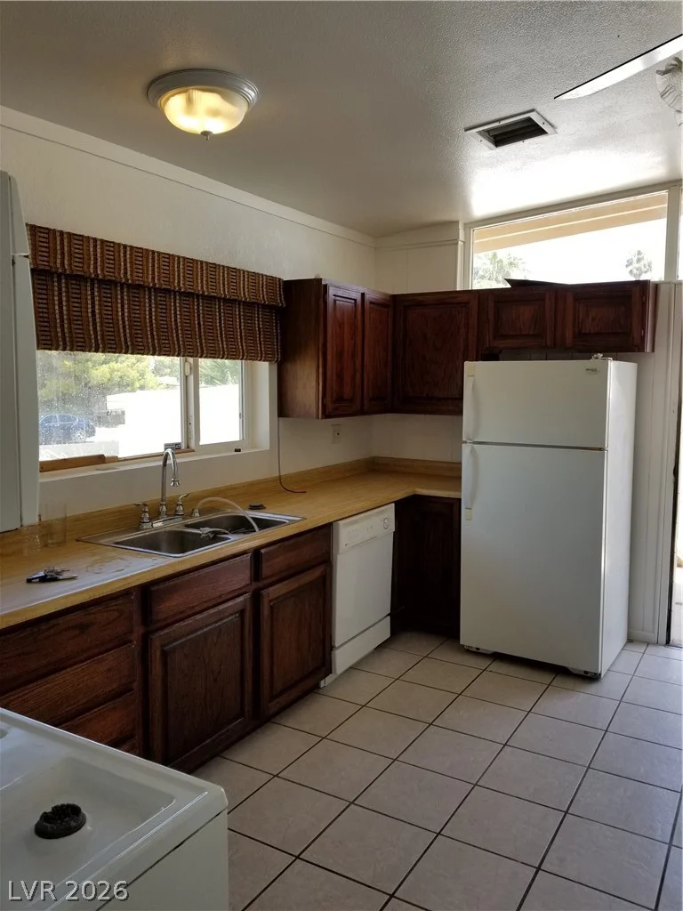 1516 SAN PEDRO, Las Vegas, NV 89104