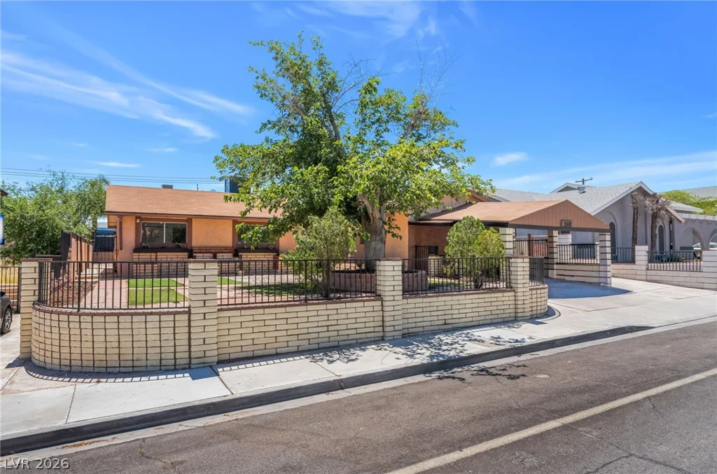 5517 Bromley, Las Vegas, NV 89107