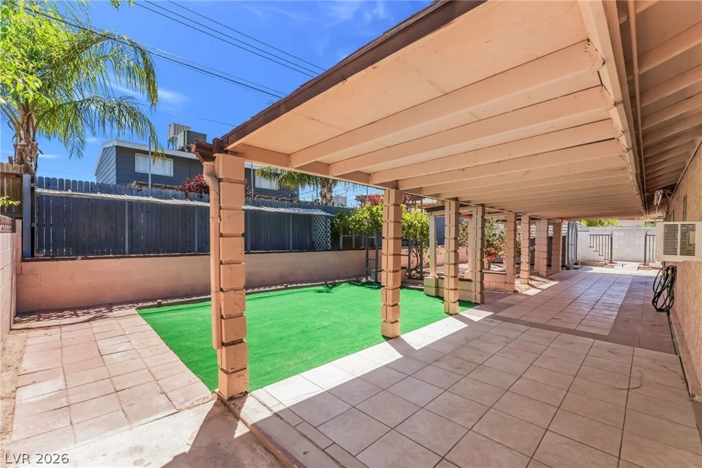 5517 Bromley, Las Vegas, NV 89107