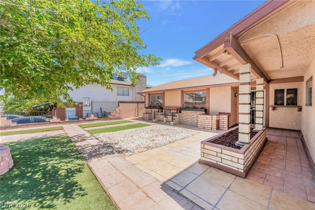 5517 Bromley, Las Vegas, NV 89107