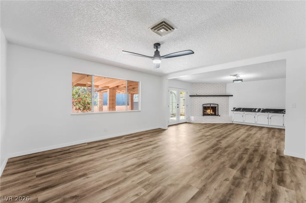 5517 Bromley, Las Vegas, NV 89107