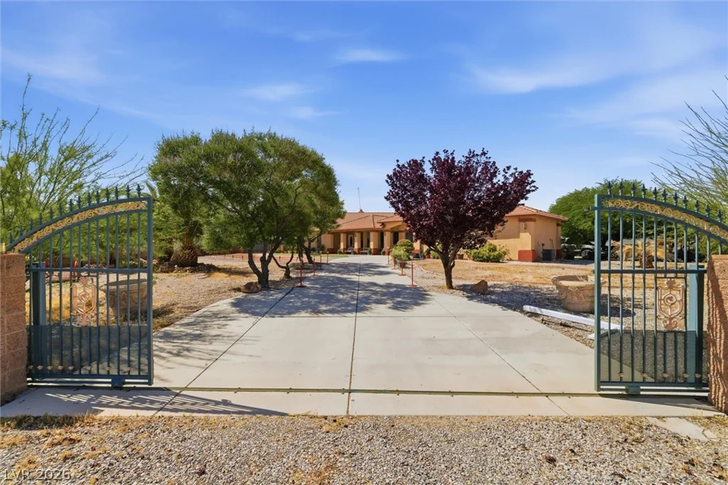 671 Hickory, Pahrump, NV 89048