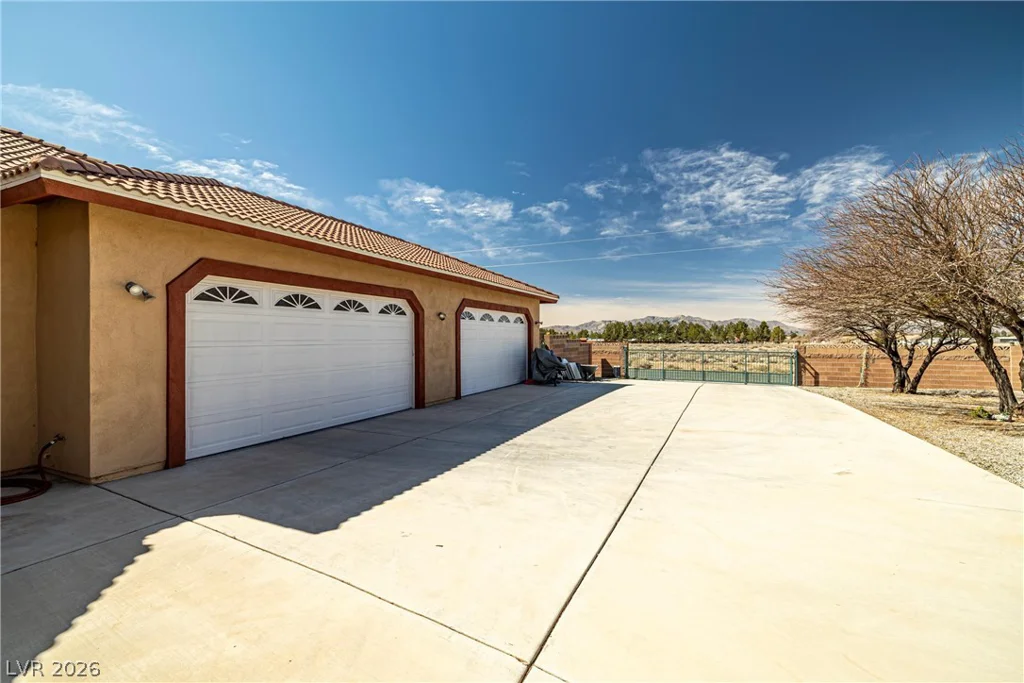 671 Hickory, Pahrump, NV 89048