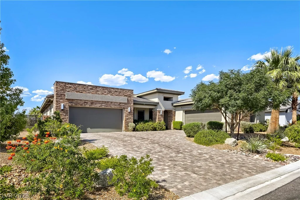 8494 Wolf Mountain, Las Vegas, NV 89129