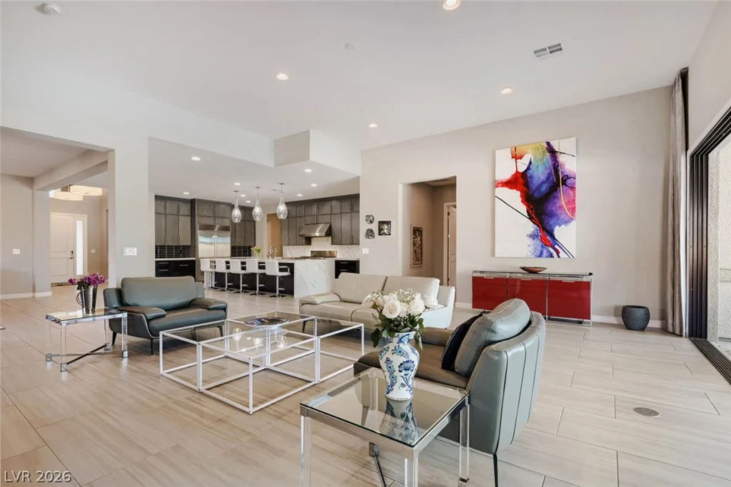 8494 Wolf Mountain, Las Vegas, NV 89129