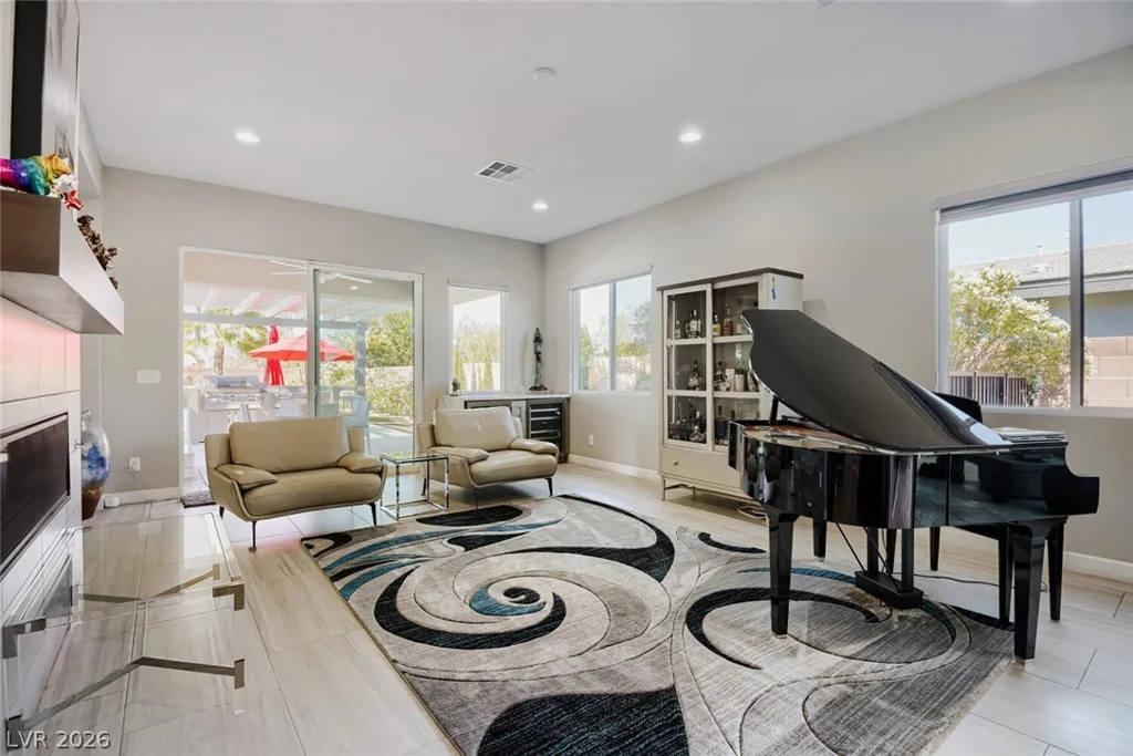 8494 Wolf Mountain, Las Vegas, NV 89129