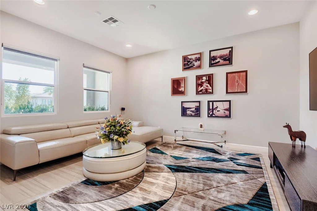 8494 Wolf Mountain, Las Vegas, NV 89129