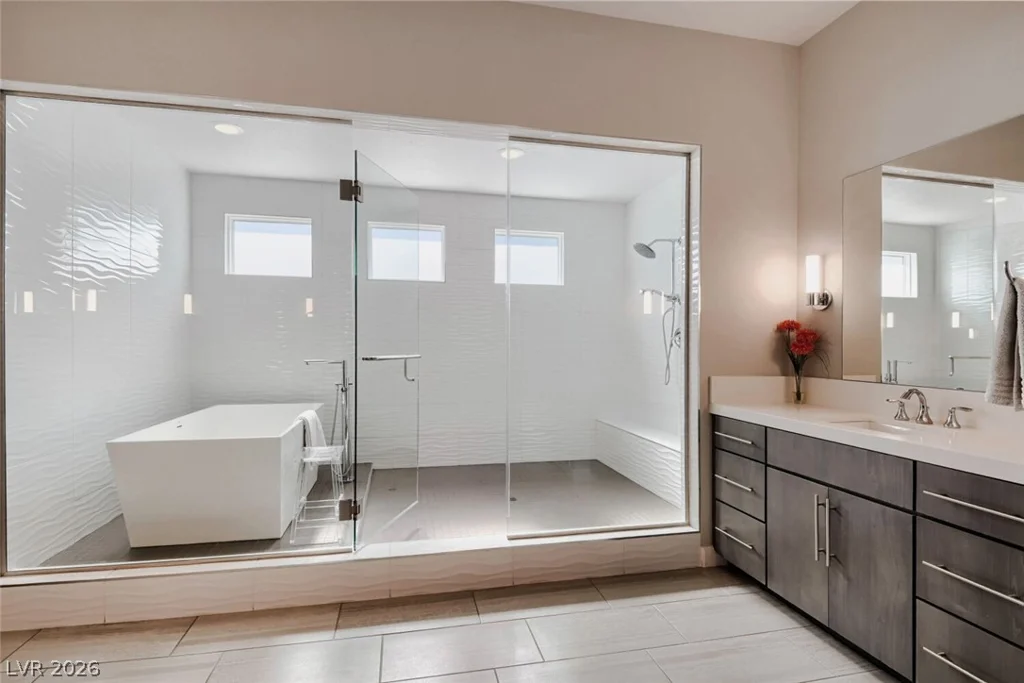8494 Wolf Mountain, Las Vegas, NV 89129