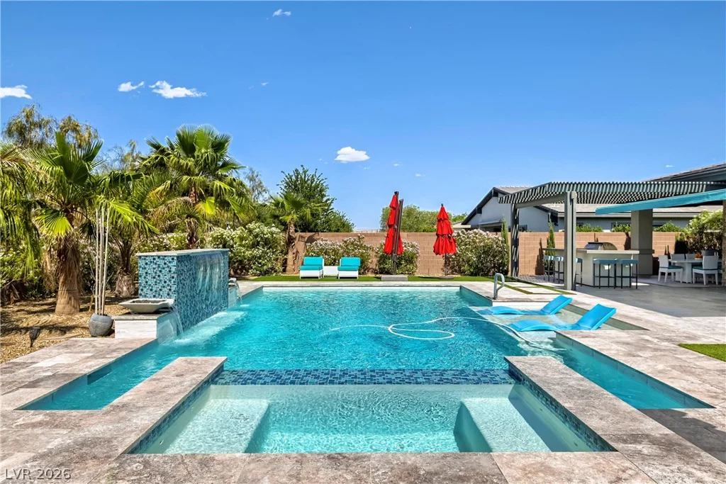 8494 Wolf Mountain, Las Vegas, NV 89129