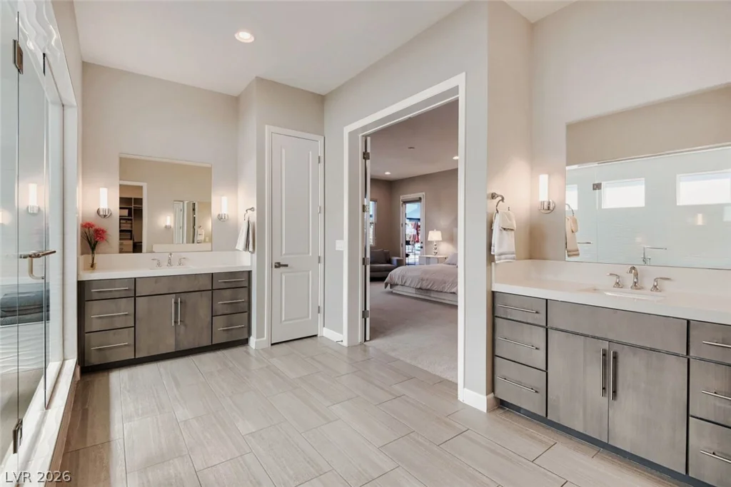 8494 Wolf Mountain, Las Vegas, NV 89129