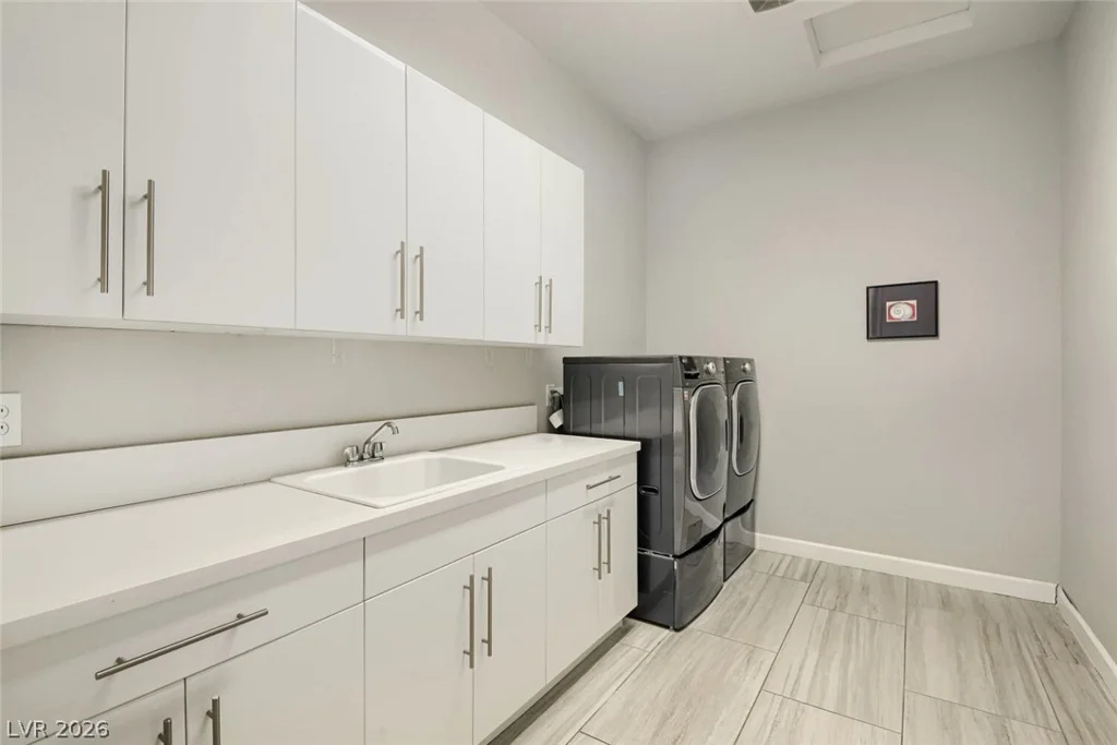 8494 Wolf Mountain, Las Vegas, NV 89129