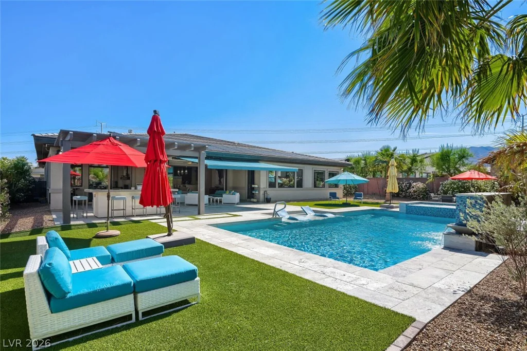 8494 Wolf Mountain, Las Vegas, NV 89129