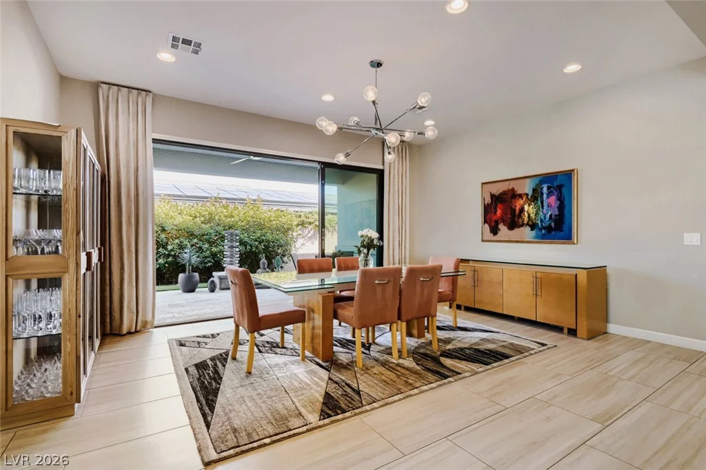 8494 Wolf Mountain, Las Vegas, NV 89129
