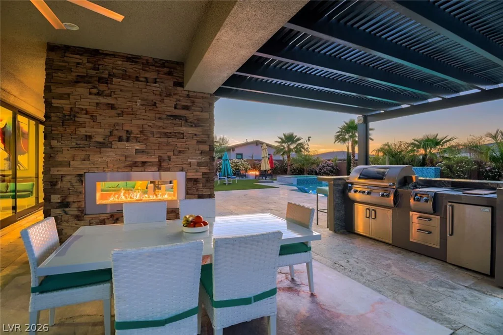 8494 Wolf Mountain, Las Vegas, NV 89129