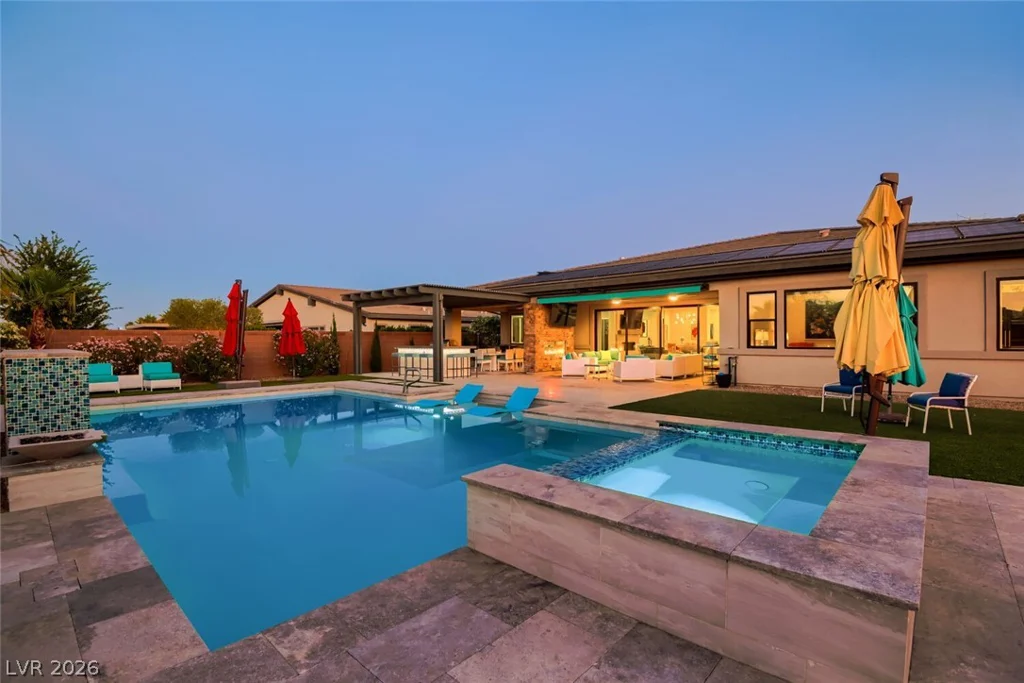 8494 Wolf Mountain, Las Vegas, NV 89129