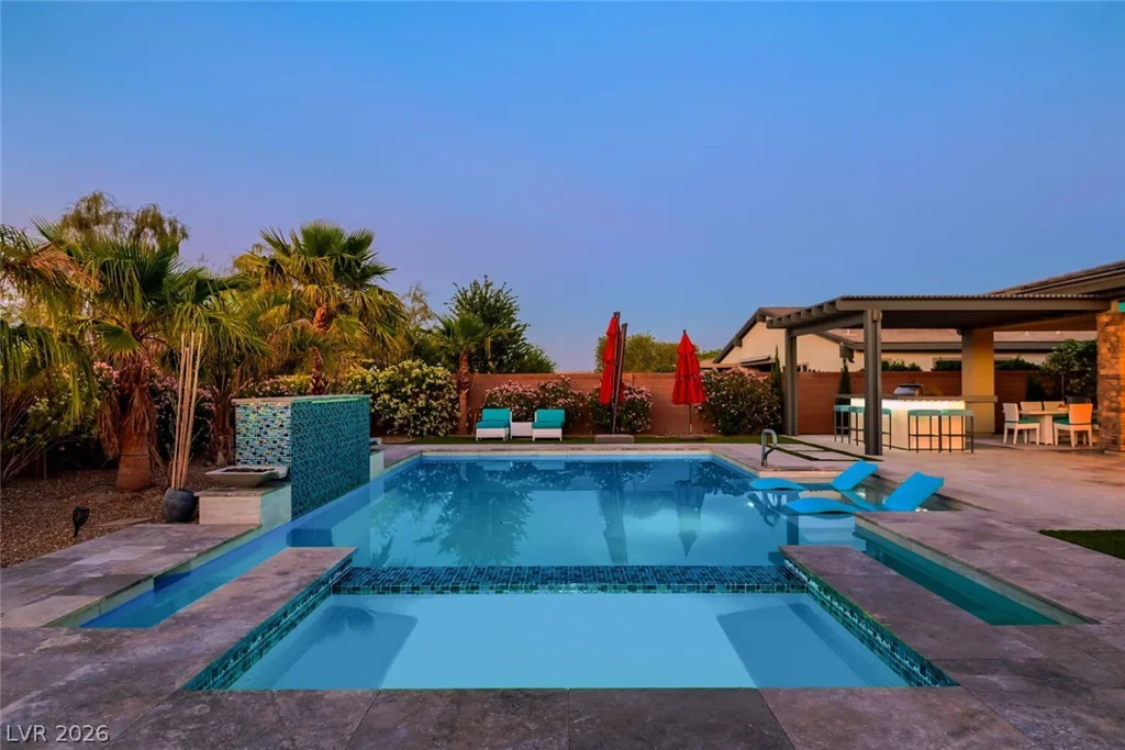 8494 Wolf Mountain, Las Vegas, NV 89129