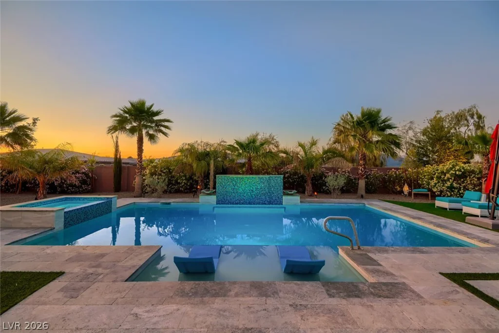 8494 Wolf Mountain, Las Vegas, NV 89129