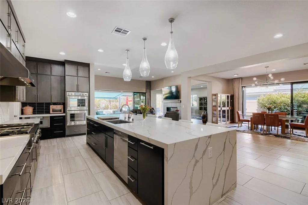8494 Wolf Mountain, Las Vegas, NV 89129