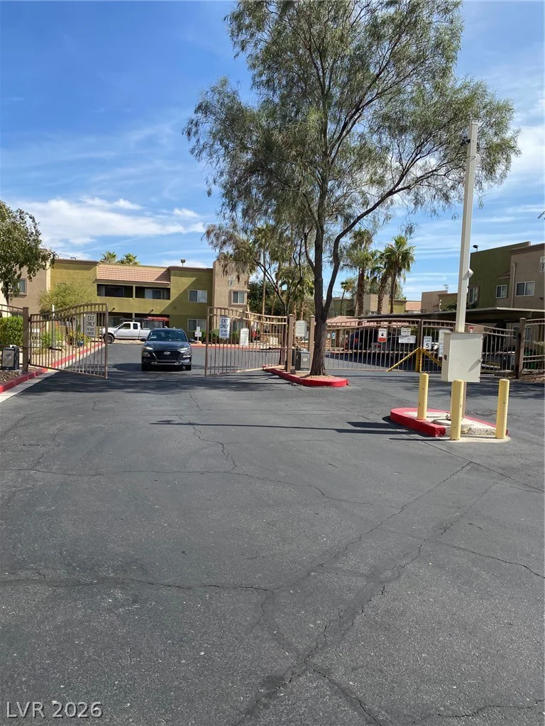 1826 Decatur, Las Vegas, NV 89108
