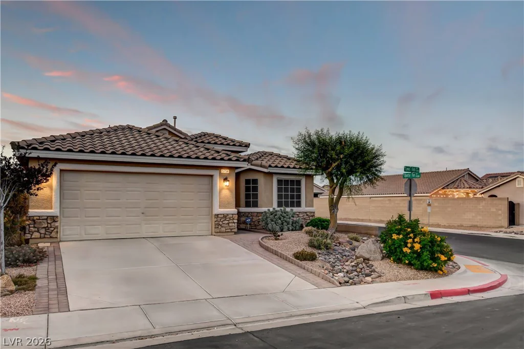5754 Lewis Falls, Las Vegas, NV 89139
