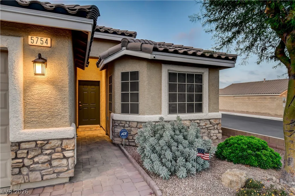 5754 Lewis Falls, Las Vegas, NV 89139