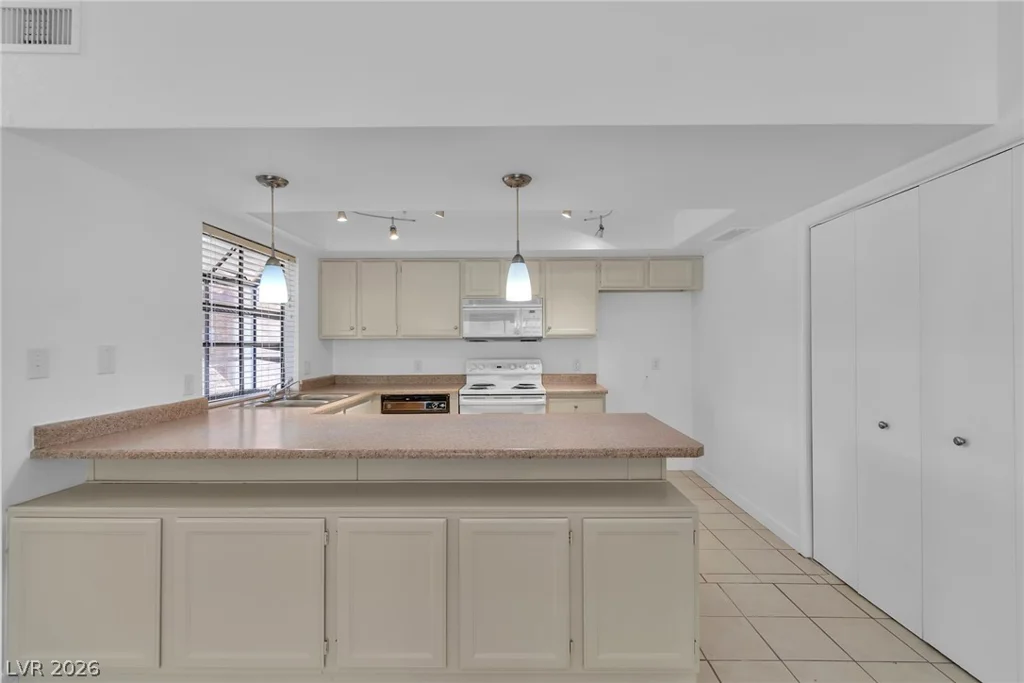 209 Jon Belger, Las Vegas, NV 89145