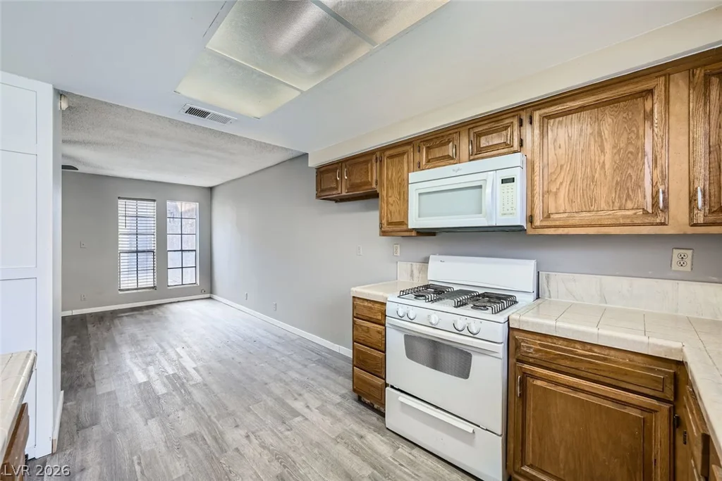 3954 Edgemoor, Las Vegas, NV 89121