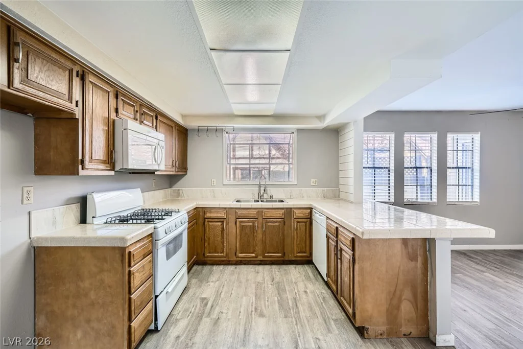 3954 Edgemoor, Las Vegas, NV 89121