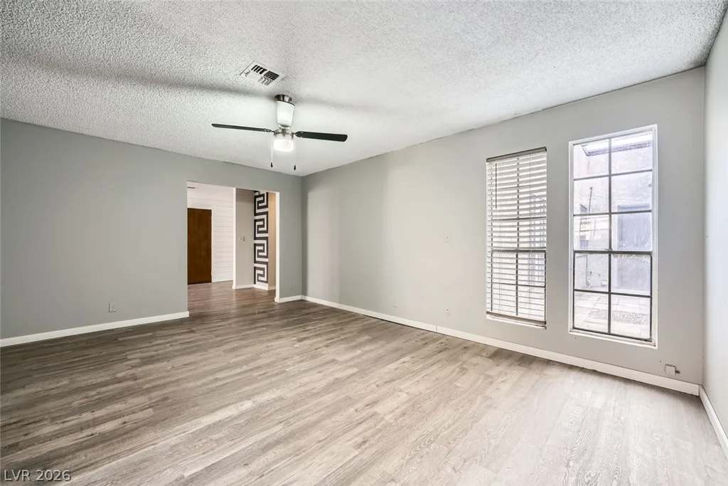 3954 Edgemoor, Las Vegas, NV 89121