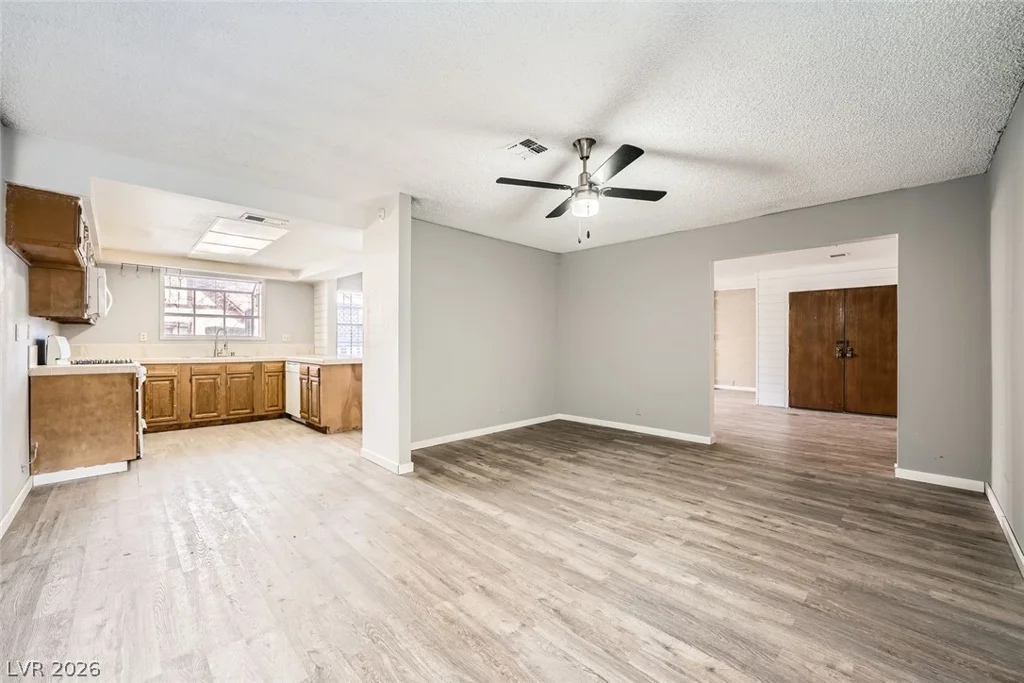3954 Edgemoor, Las Vegas, NV 89121
