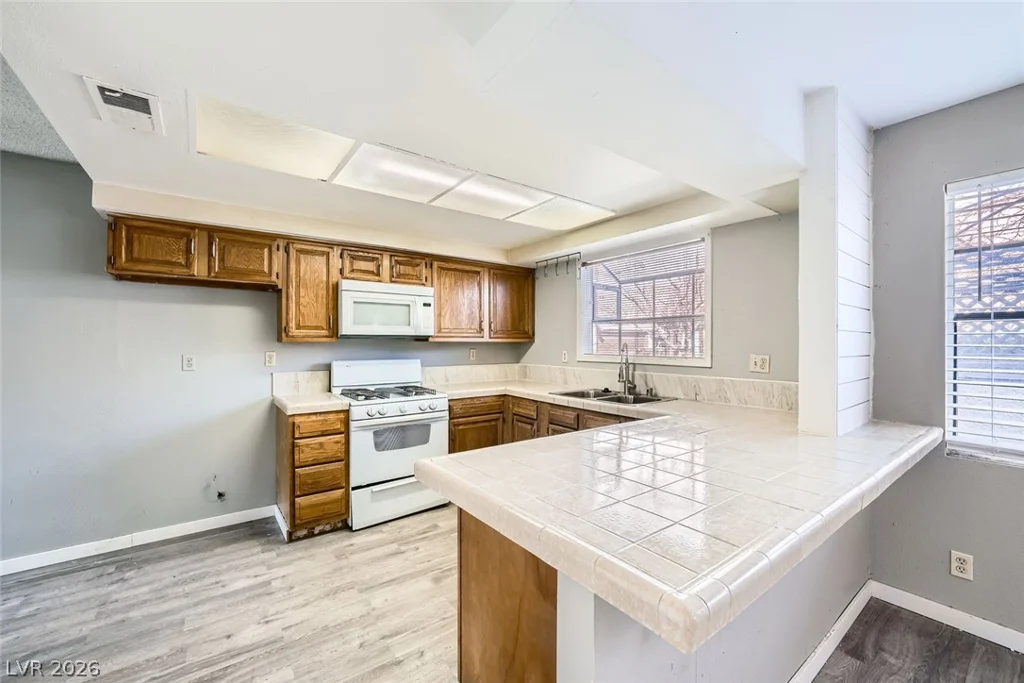 3954 Edgemoor, Las Vegas, NV 89121