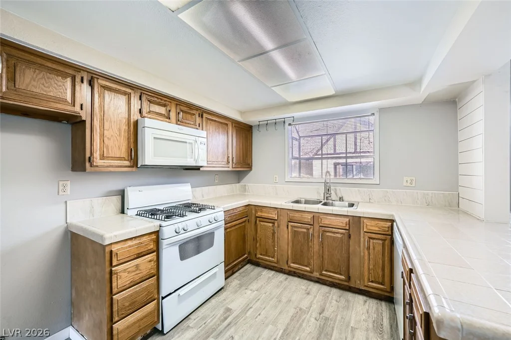 3954 Edgemoor, Las Vegas, NV 89121