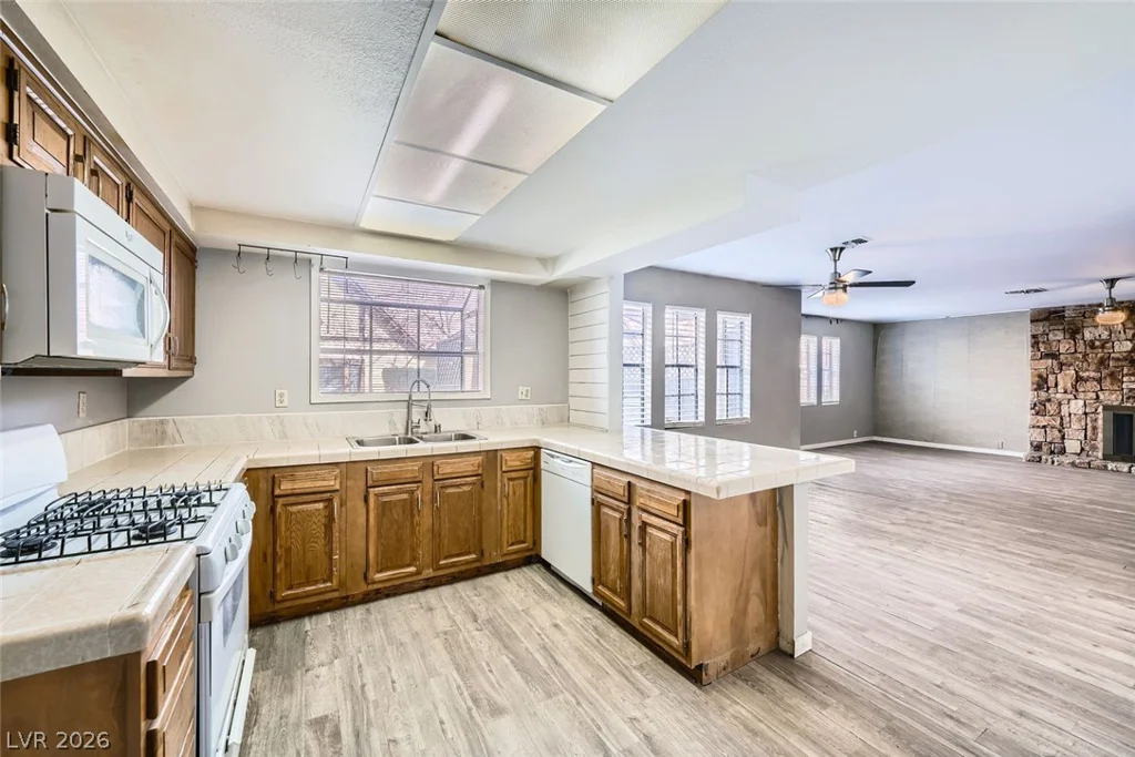 3954 Edgemoor, Las Vegas, NV 89121
