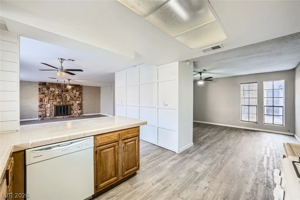 3954 Edgemoor, Las Vegas, NV 89121