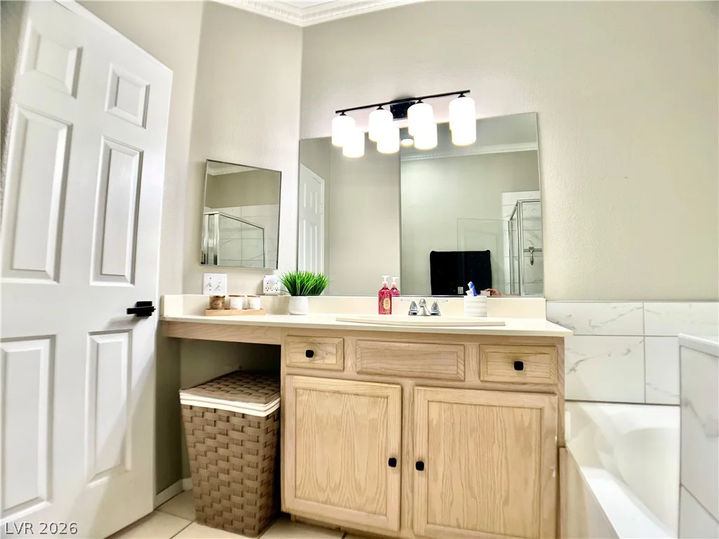2050 West Warm Springs, Las Vegas, NV 89014
