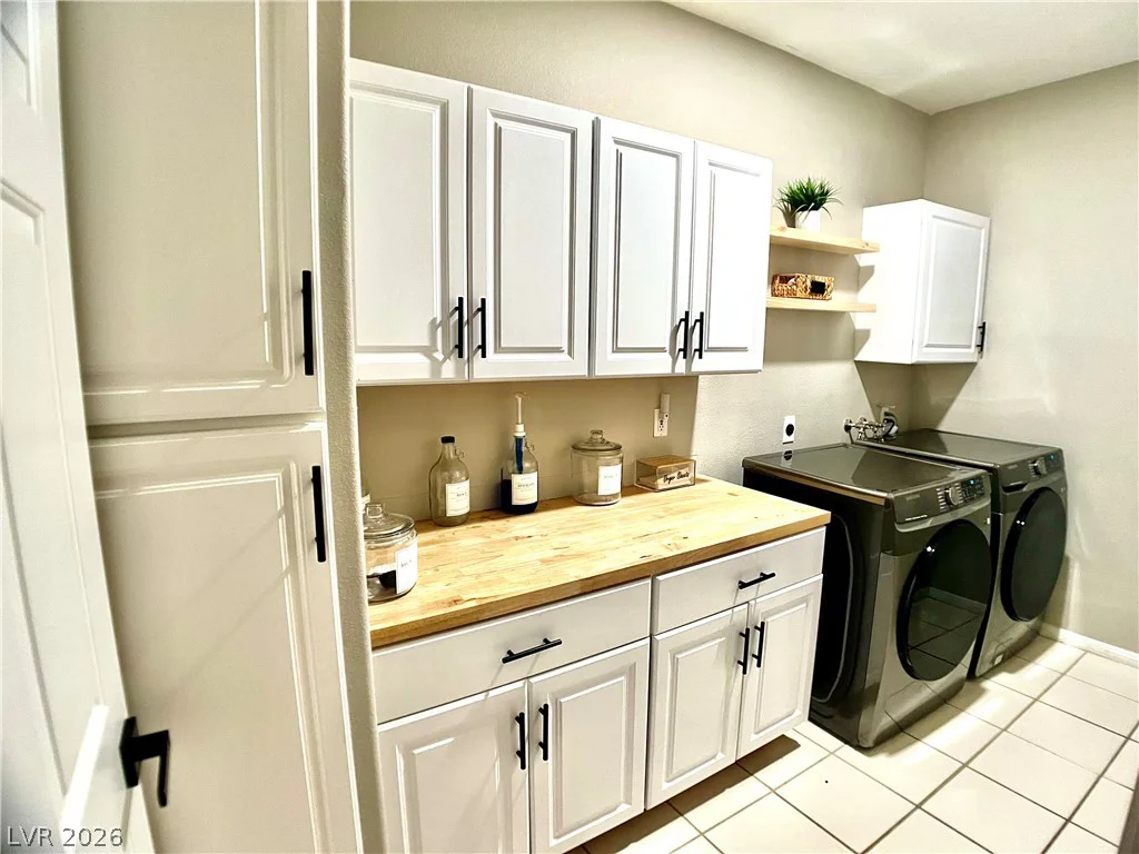 2050 West Warm Springs, Las Vegas, NV 89014