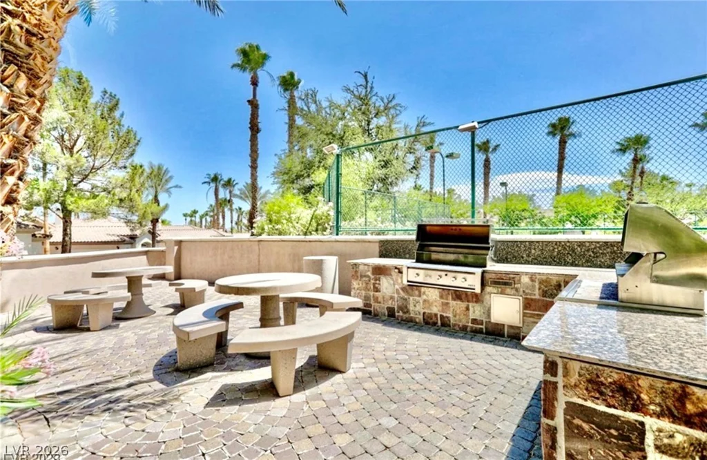 2050 West Warm Springs, Las Vegas, NV 89014