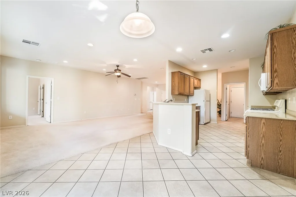 2570 Cosmic Dust, Henderson, NV 89044