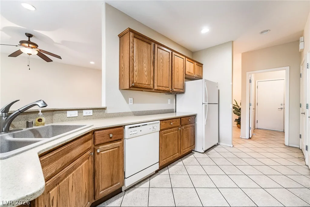 2570 Cosmic Dust, Henderson, NV 89044